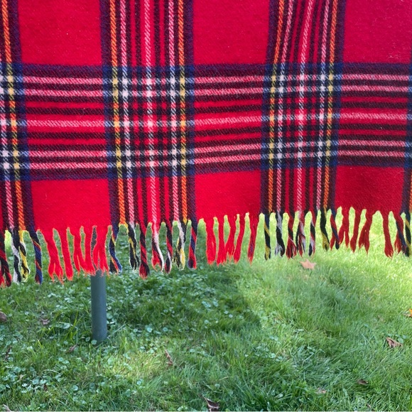 Faribo Pure Wool Faribault Woolen Mill Co. Tartan Throw with Fringes - Picture 6 of 7